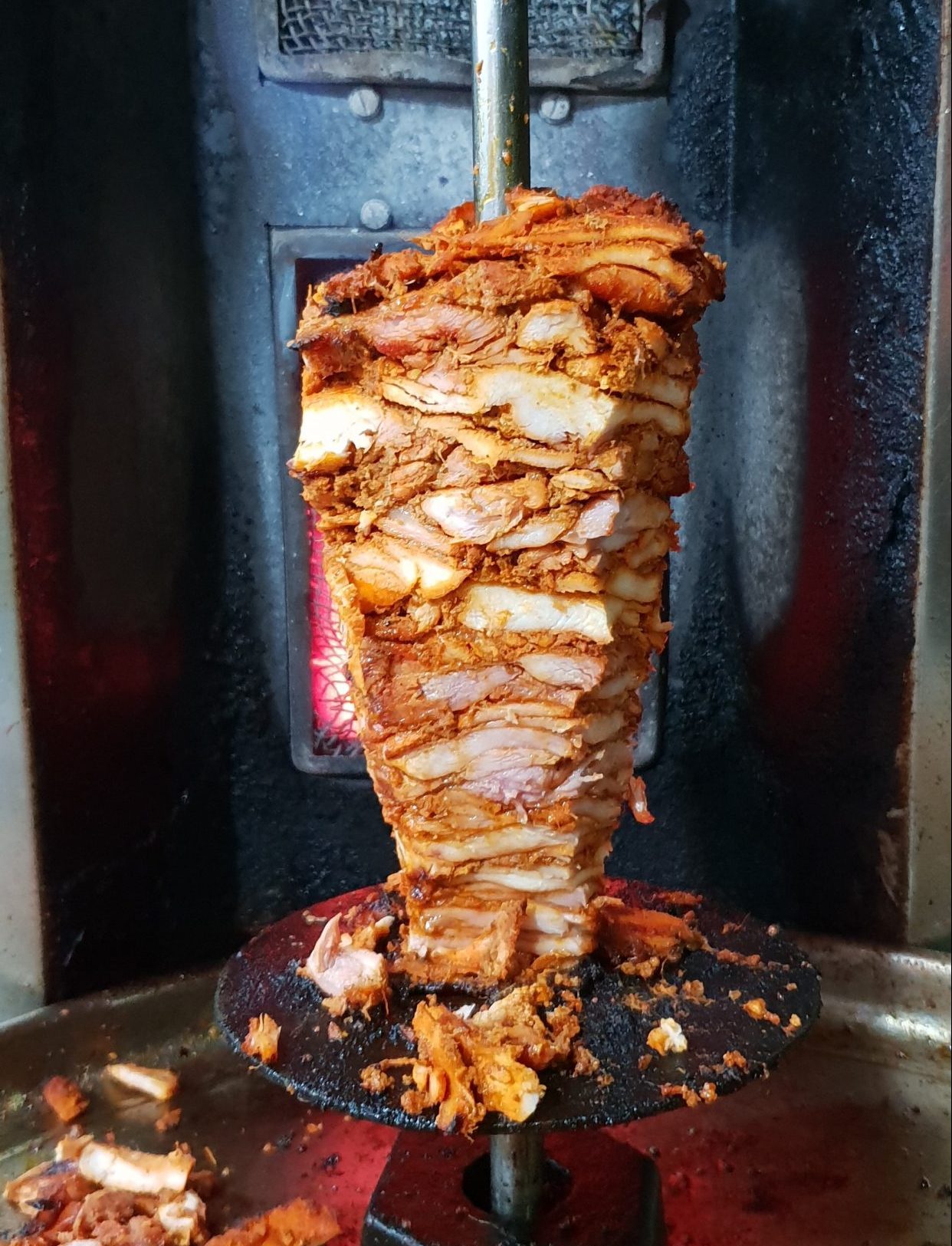 What's the difference between kebab and shawarma